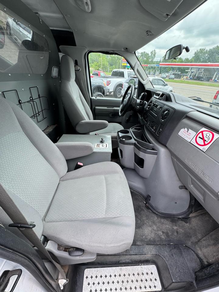Ford Econoline E-150 2011