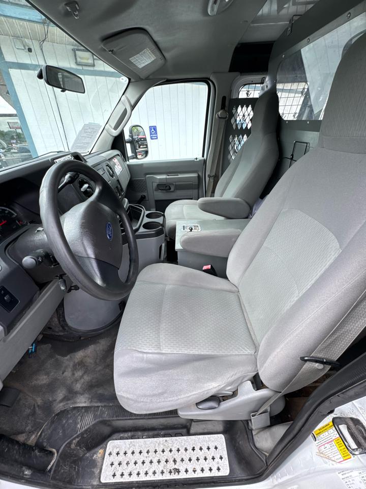 Ford Econoline E-150 2011