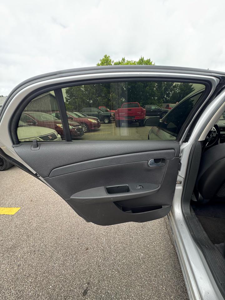 Chevrolet Malibu 1LT 2011