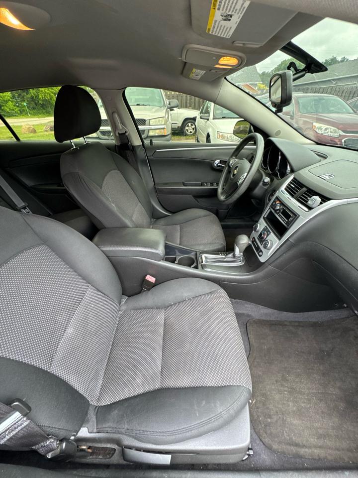 Chevrolet Malibu 1LT 2011