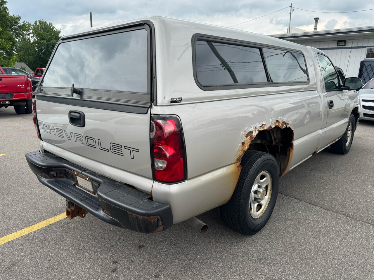 Chevrolet Silverado 1500 LS Long Bed 2WD 2004