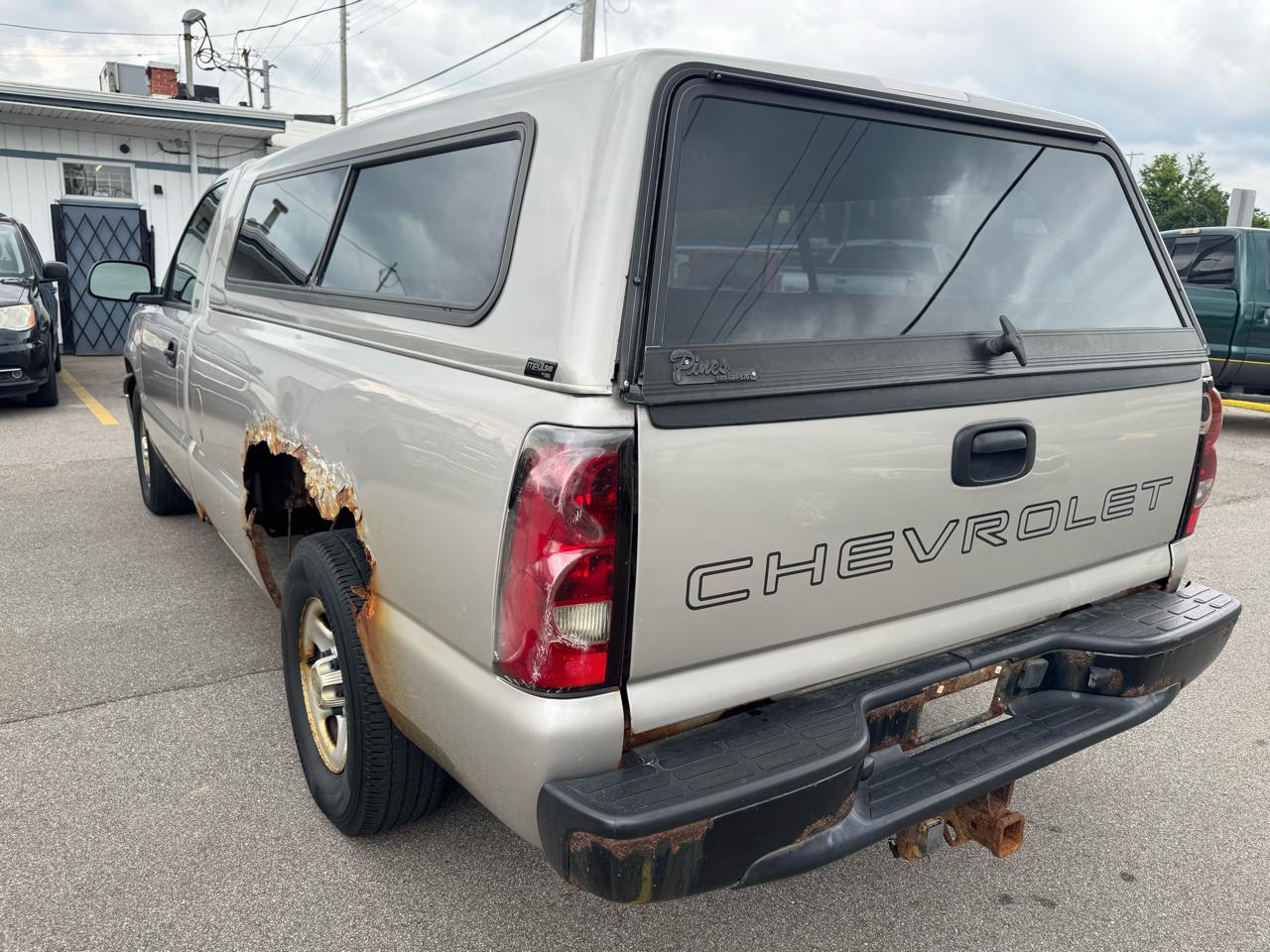 Chevrolet Silverado 1500 LS Long Bed 2WD 2004