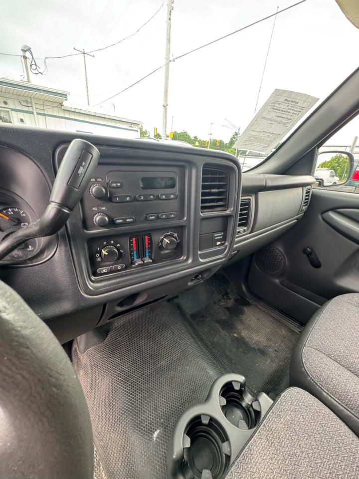 Chevrolet Silverado 1500 LS Long Bed 2WD 2004