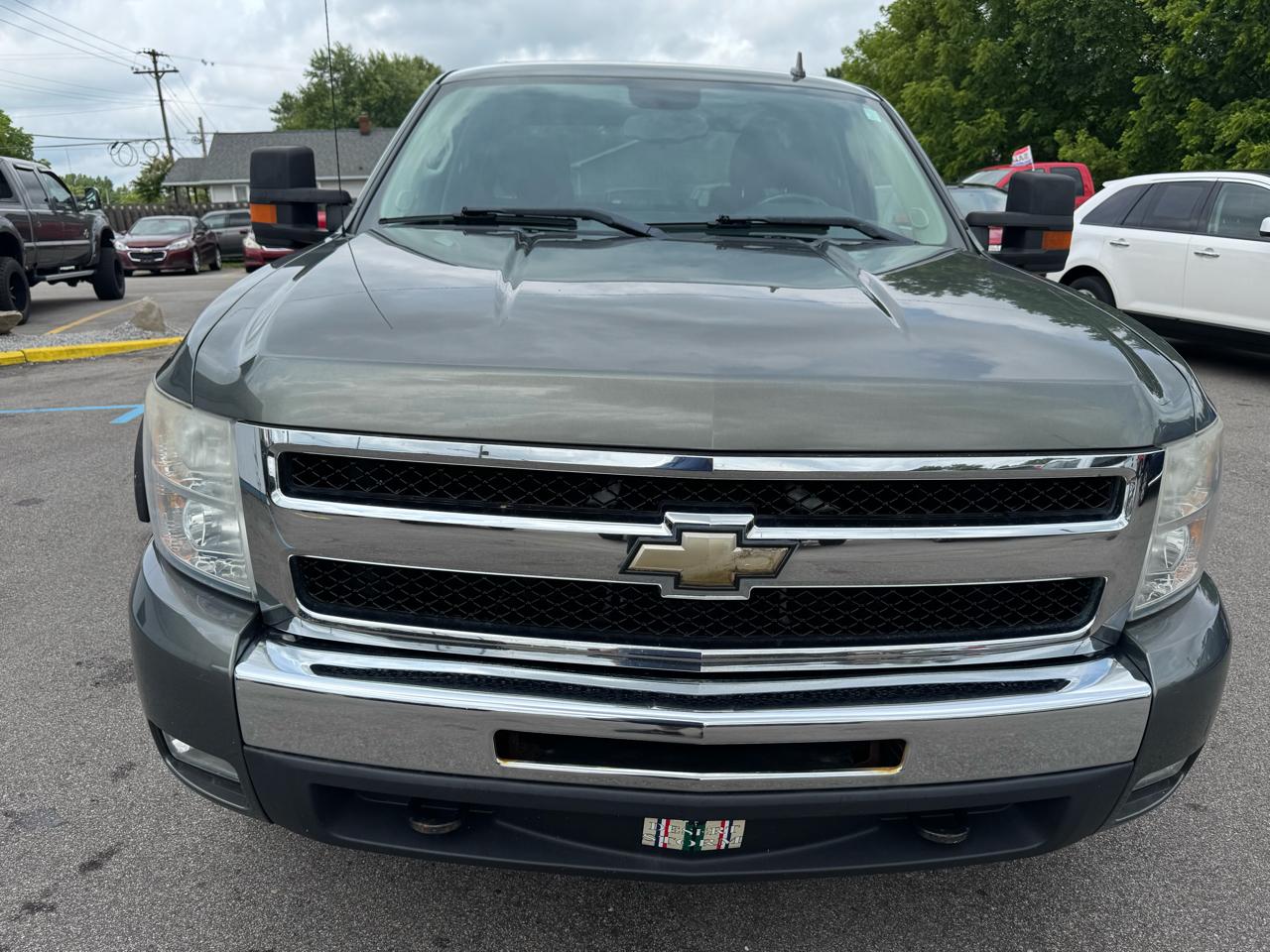 Chevrolet Silverado 1500 LT Crew Cab 4WD 2011