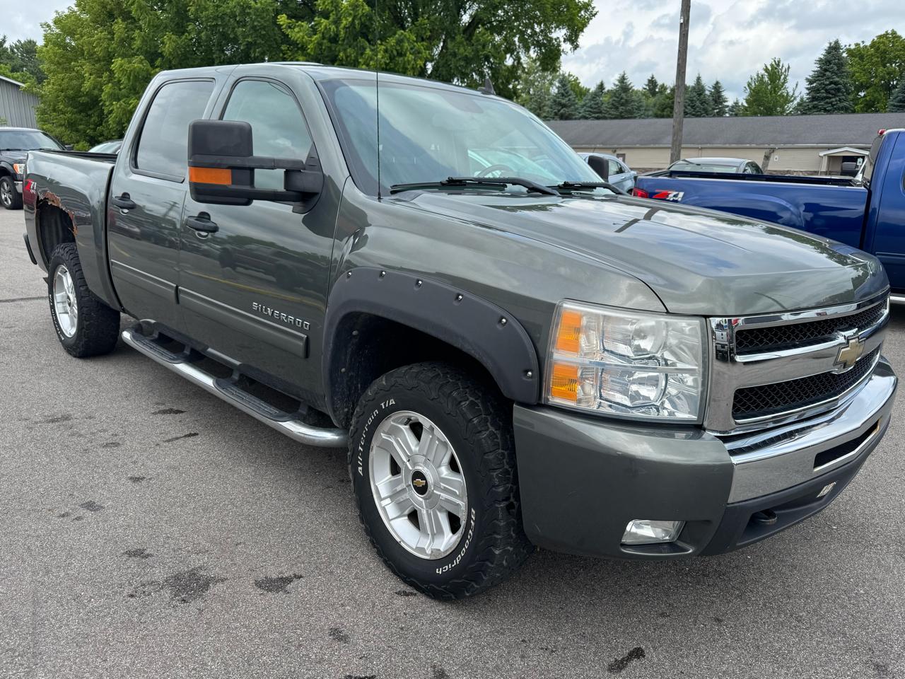 Chevrolet Silverado 1500 LT Crew Cab 4WD 2011