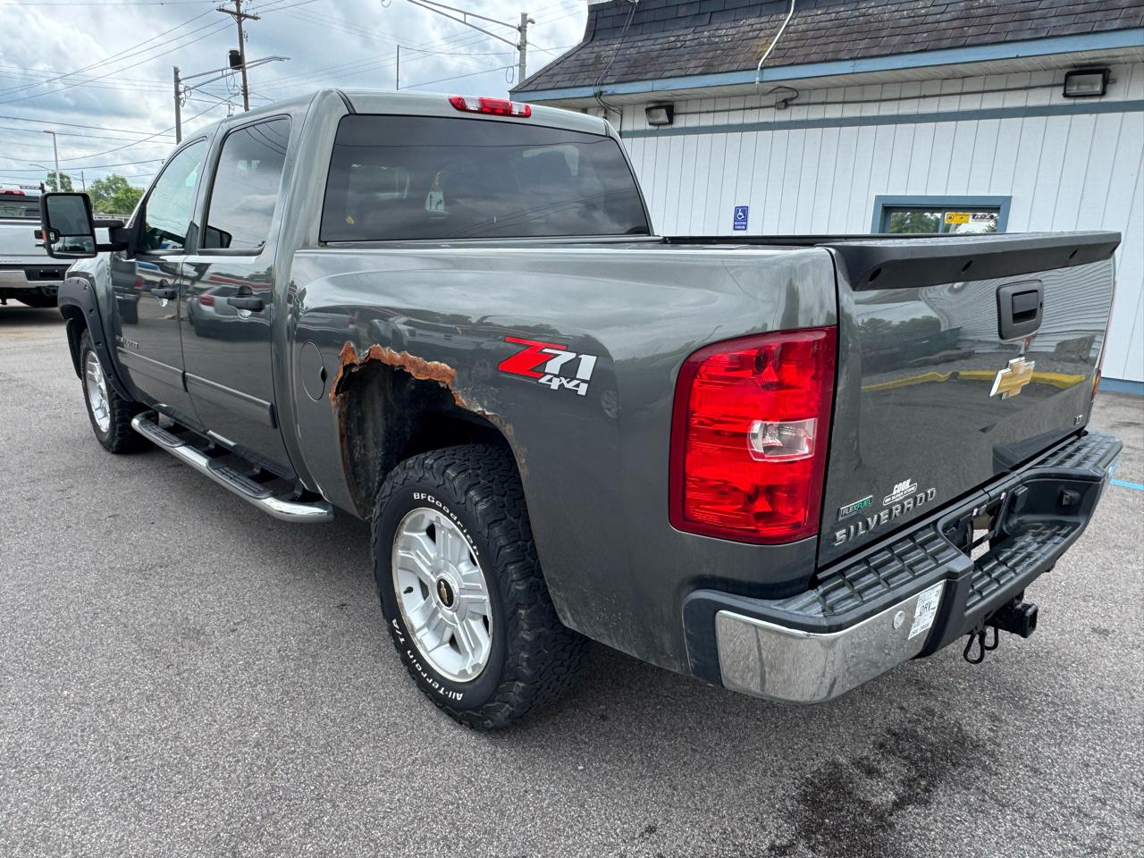 Chevrolet Silverado 1500 LT Crew Cab 4WD 2011