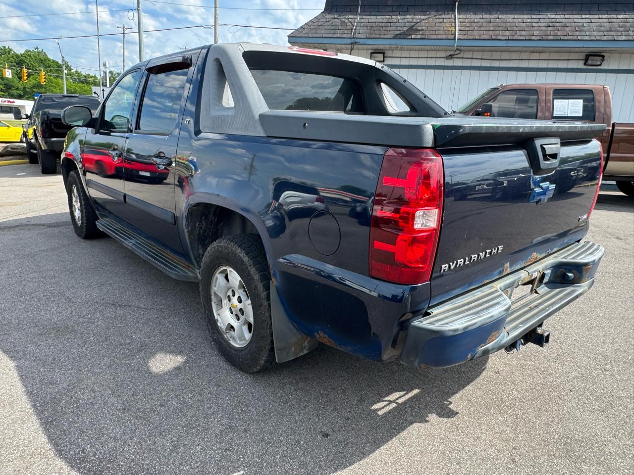 Chevrolet Avalanche LS 4WD 2009