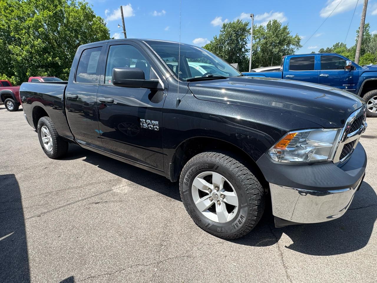 RAM 1500 Tradesman Quad Cab 4WD 2018