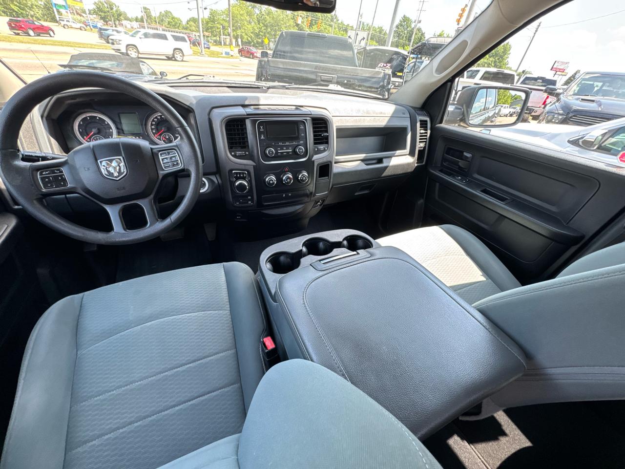 RAM 1500 Tradesman Quad Cab 4WD 2018