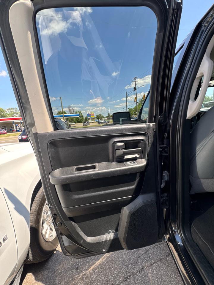 RAM 1500 Tradesman Quad Cab 4WD 2018