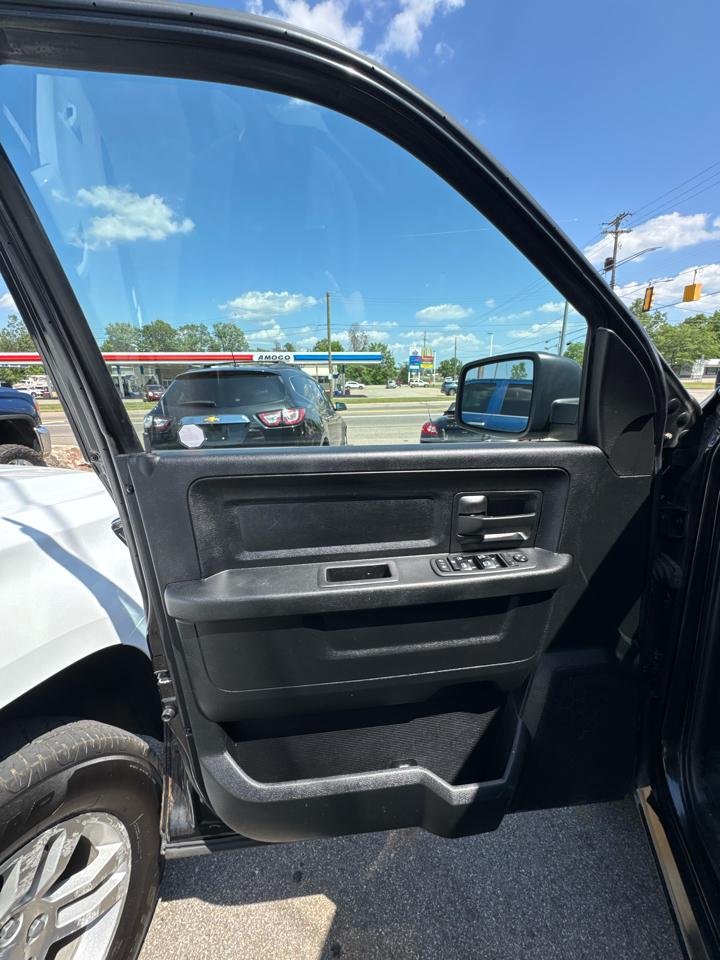 RAM 1500 Tradesman Quad Cab 4WD 2018