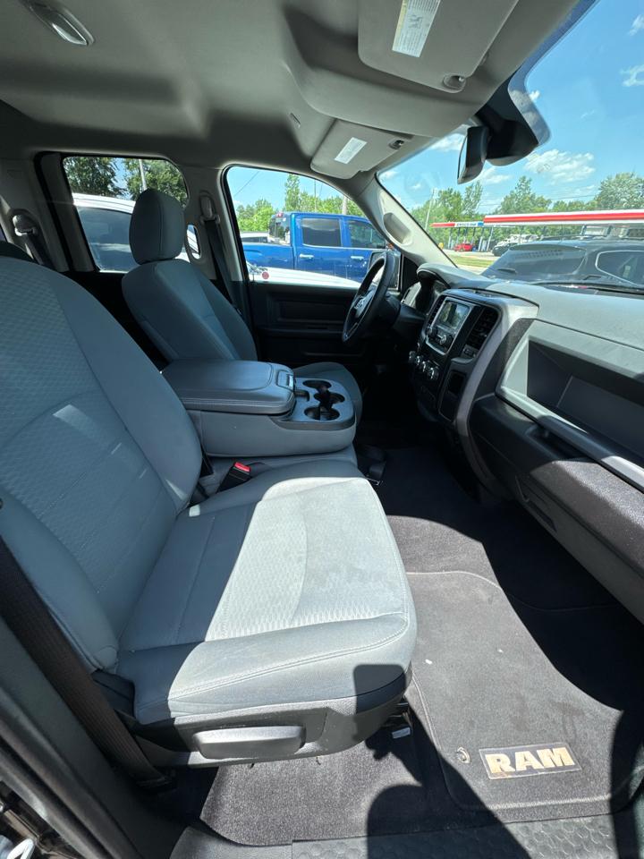 RAM 1500 Tradesman Quad Cab 4WD 2018