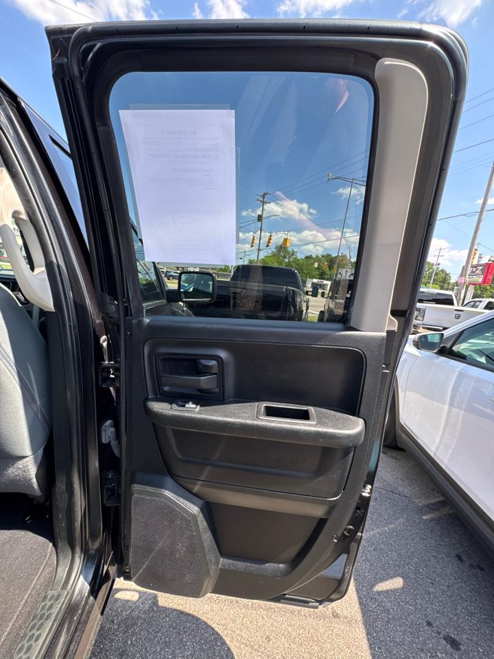 RAM 1500 Tradesman Quad Cab 4WD 2018