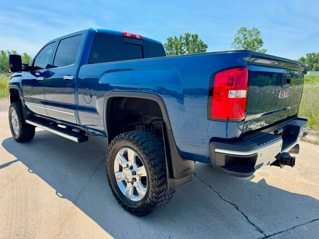 GMC Sierra 2500HD SLT Crew Cab 4WD 2018