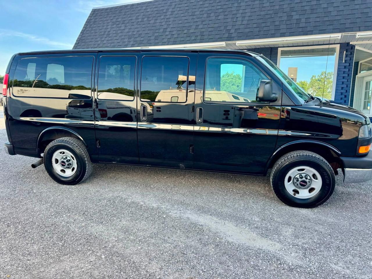 GMC Savana LT G2500 2015