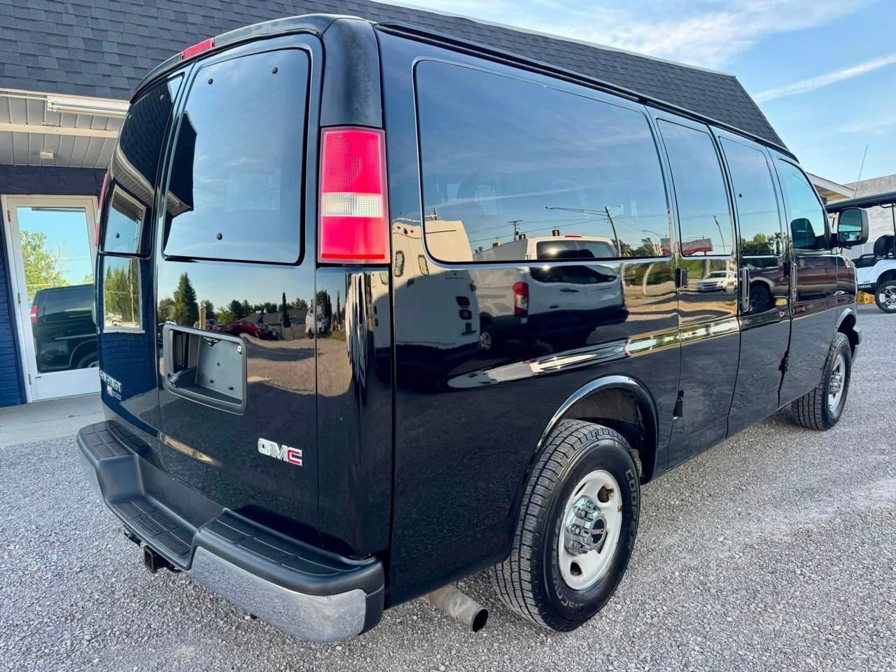 GMC Savana LT G2500 2015
