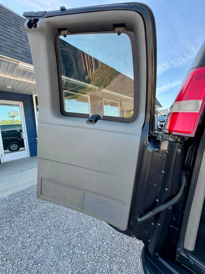 GMC Savana LT G2500 2015