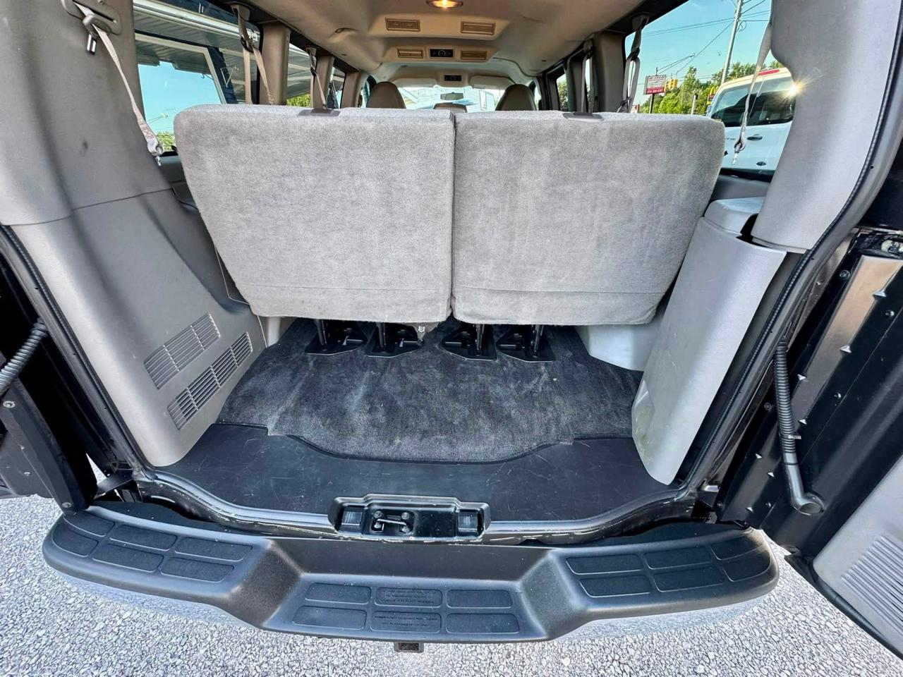 GMC Savana LT G2500 2015