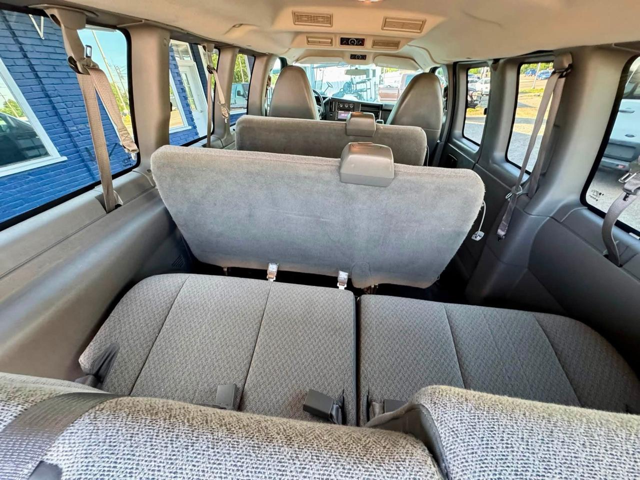 GMC Savana LT G2500 2015