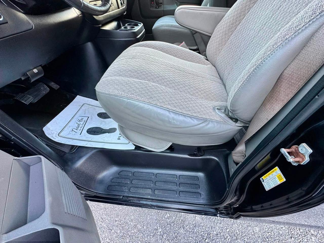 GMC Savana LT G2500 2015