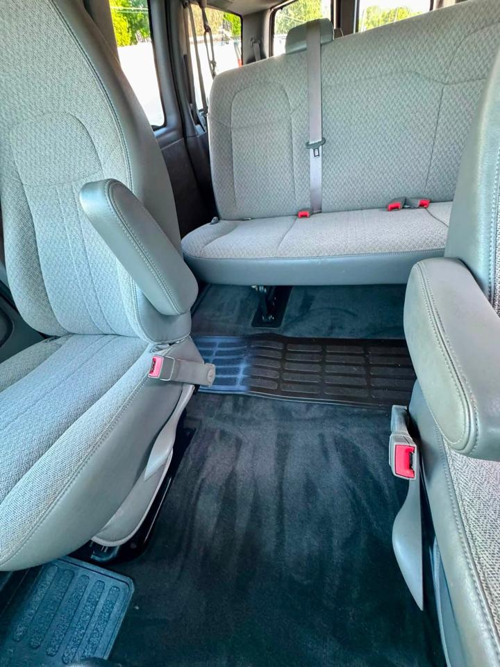 GMC Savana LT G2500 2015