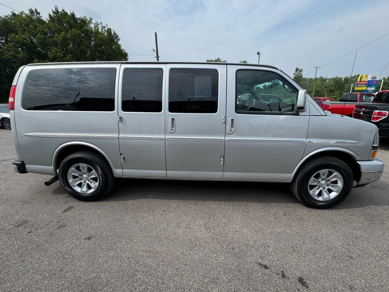 Chevrolet Express RV G2500 2010