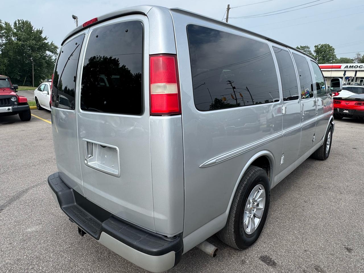 Chevrolet Express RV G2500 2010