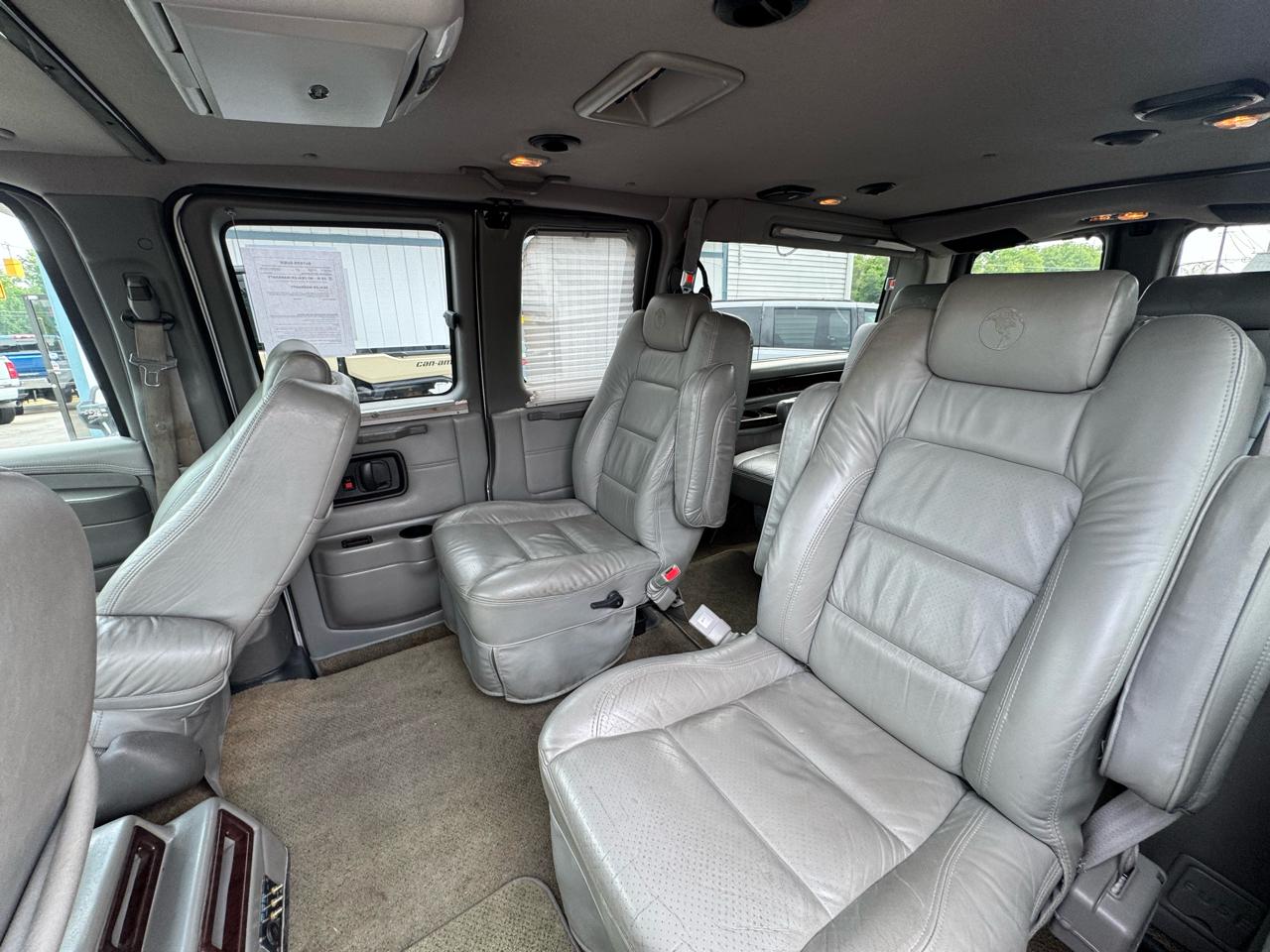 Chevrolet Express RV G2500 2010