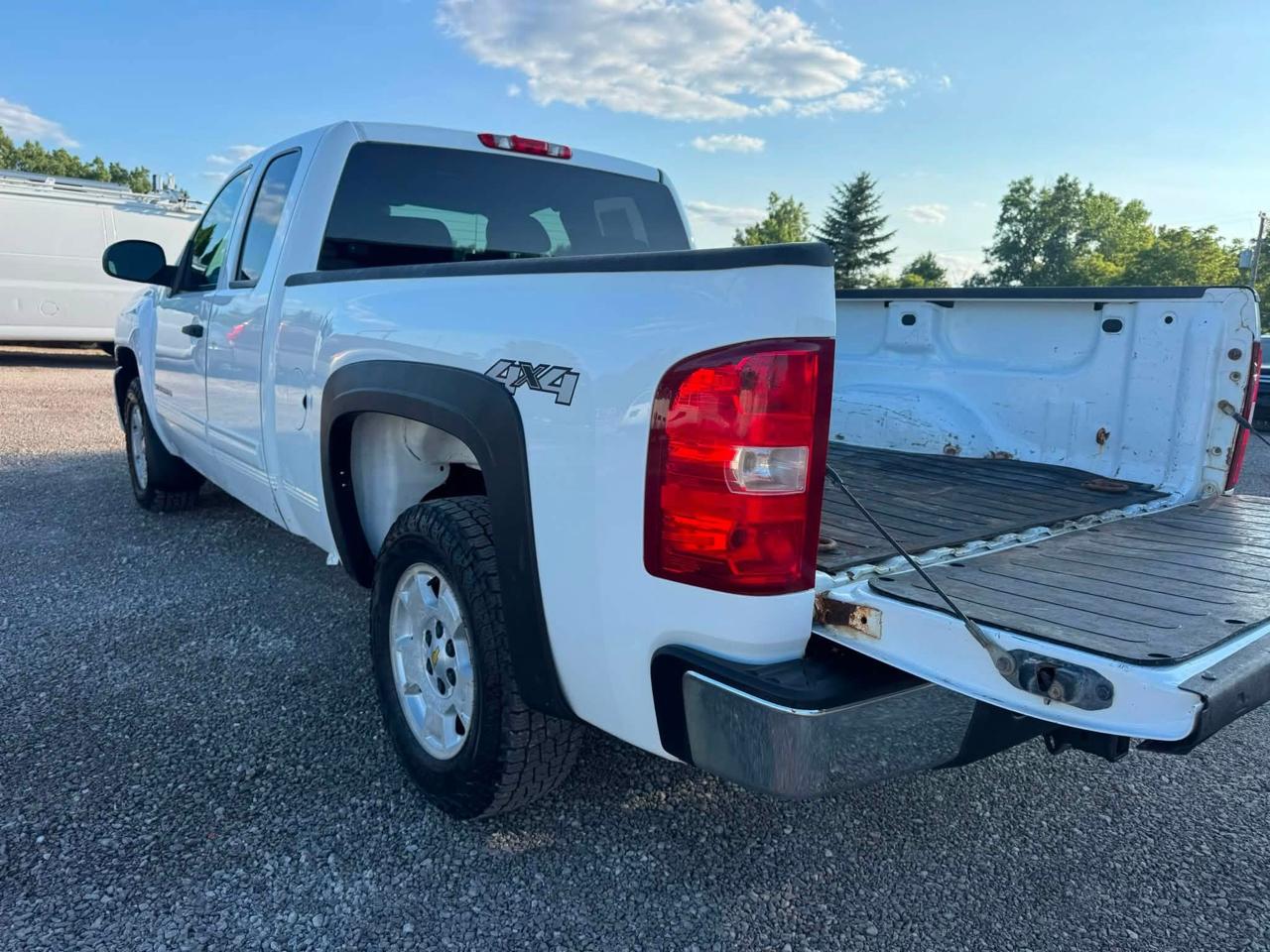 Chevrolet Silverado 1500 LT Ext. Cab Long Box 4WD 2011