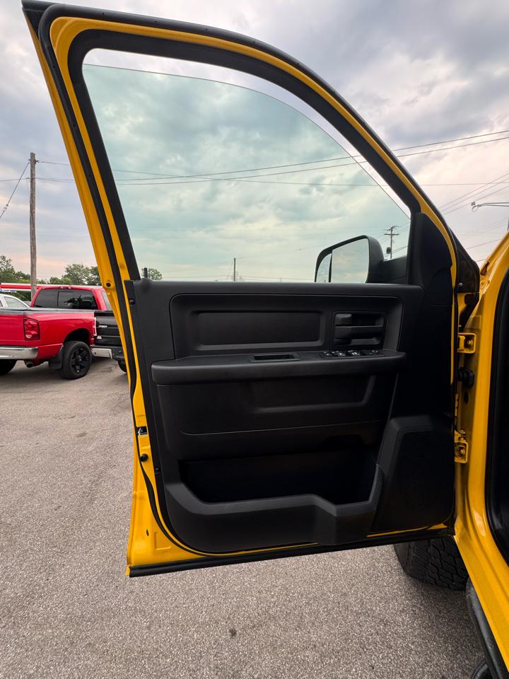 RAM 2500 Tradesman Crew Cab SWB 4WD 2016