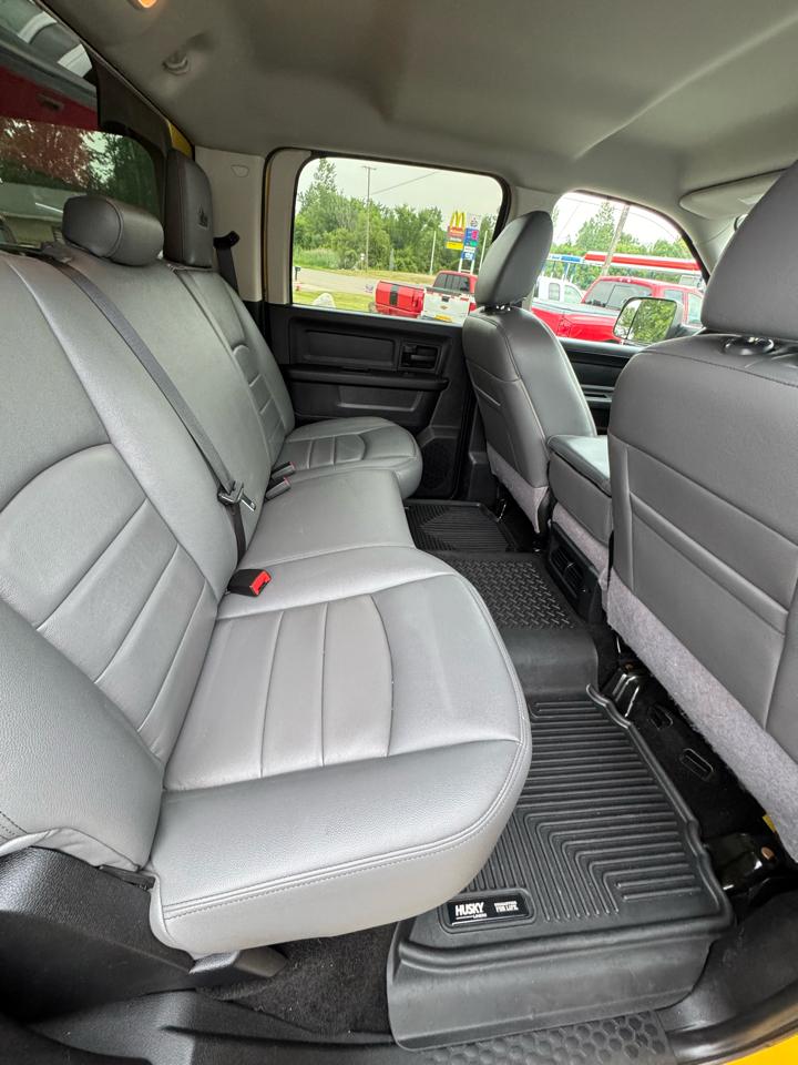 RAM 2500 Tradesman Crew Cab SWB 4WD 2016