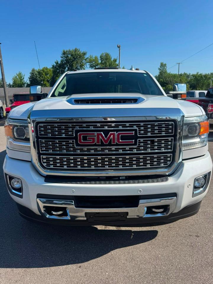 GMC Sierra 3500HD Denali Crew Cab Long Box 4WD 2019