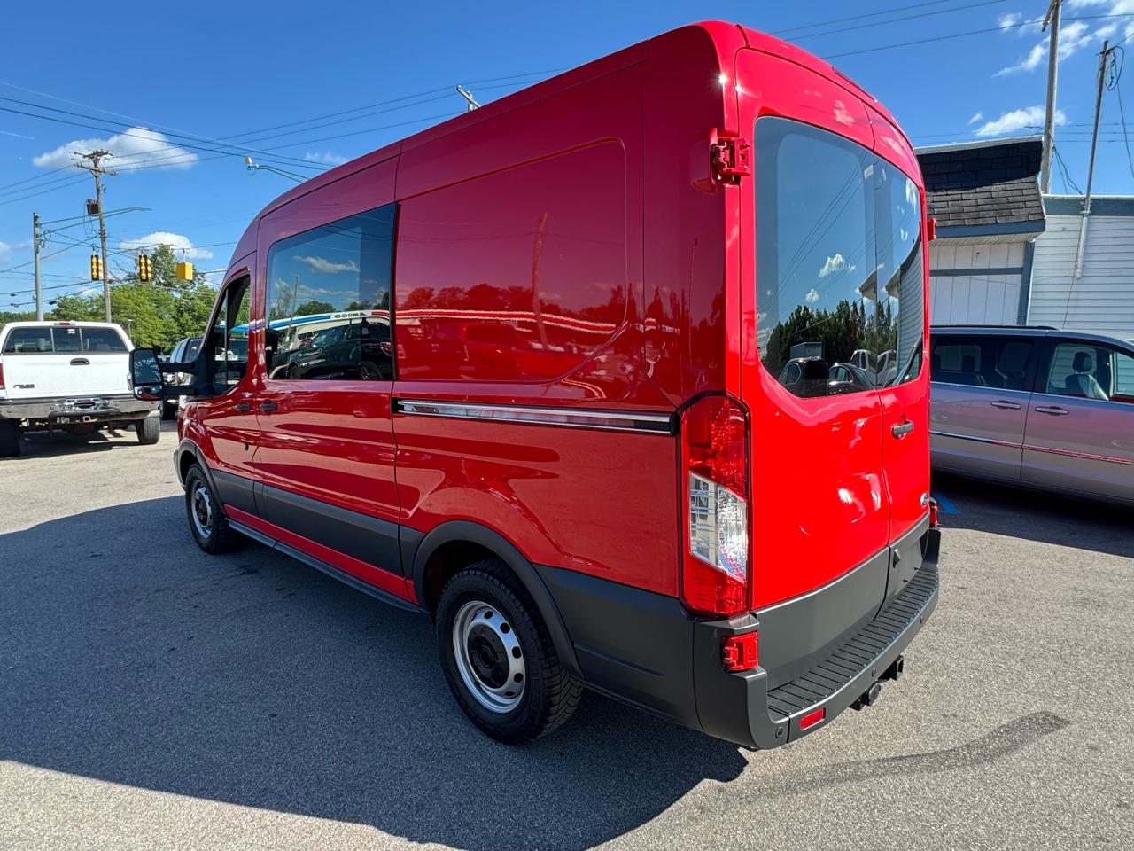 Ford Transit 150 Van Med. Roof w/Dual Sliding 130-in. WB 2017