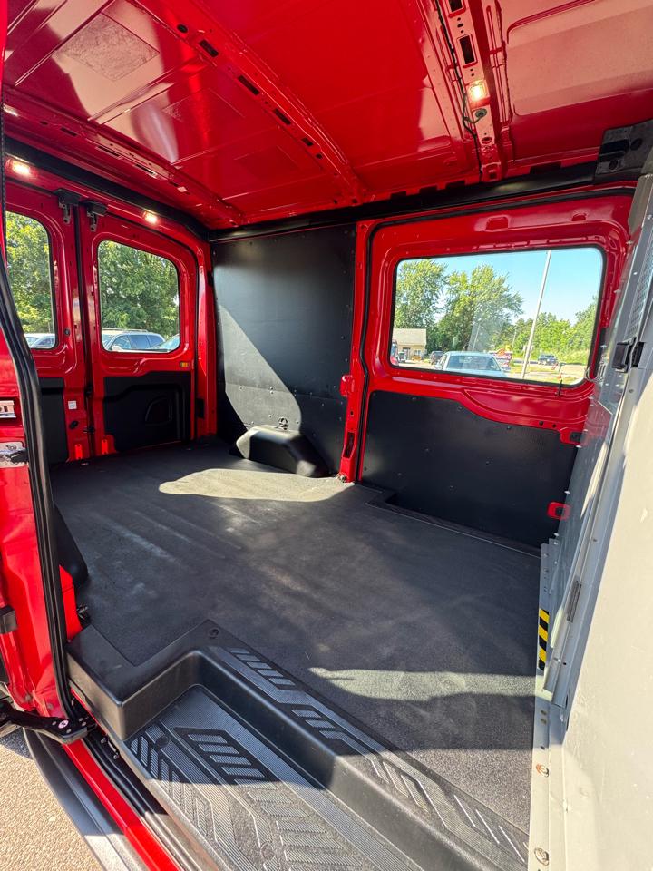 Ford Transit 150 Van Med. Roof w/Dual Sliding 130-in. WB 2017