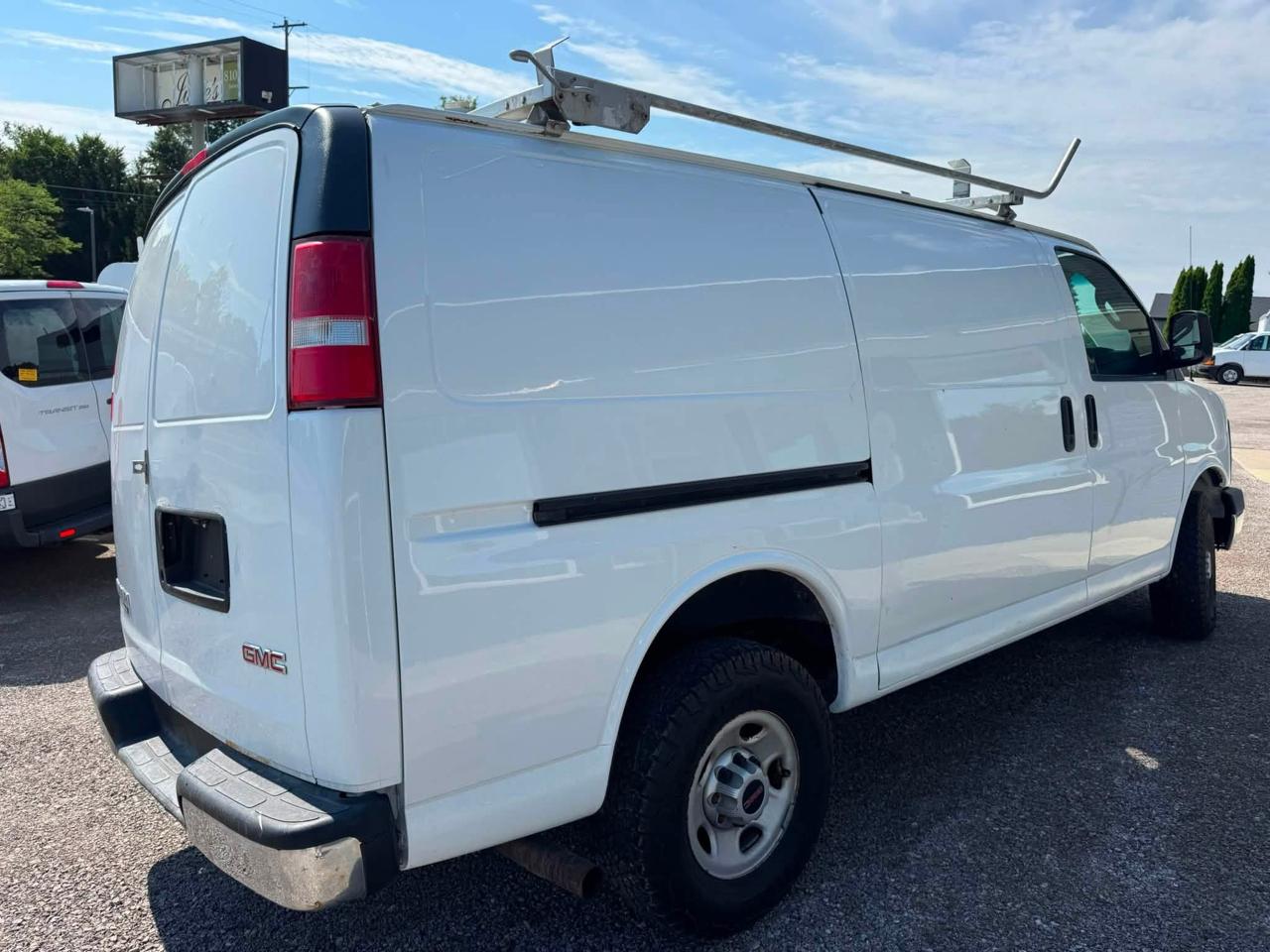 GMC Savana G3500 Cargo 2016