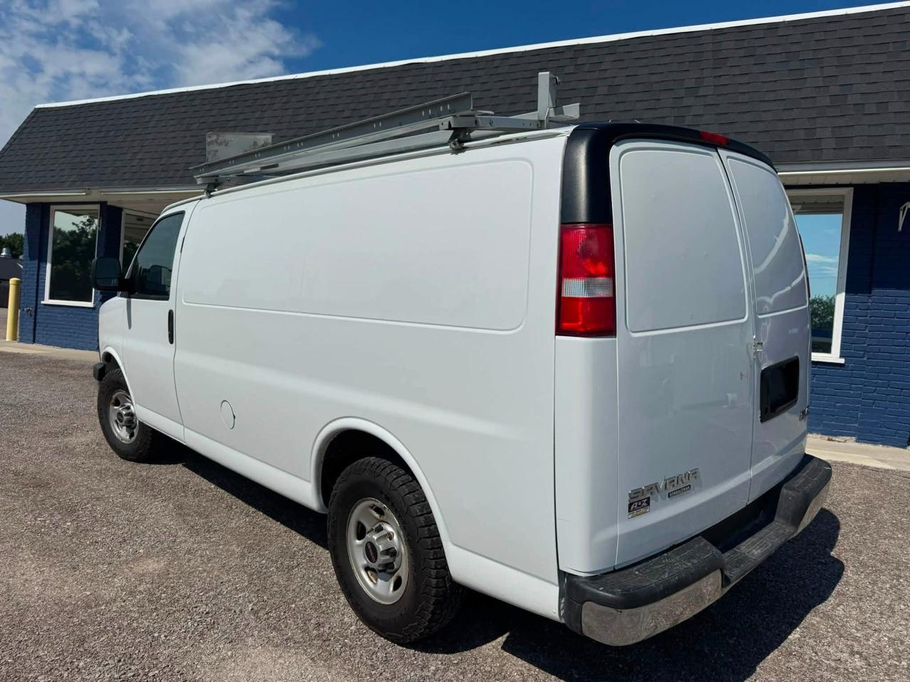 GMC Savana G3500 Cargo 2016