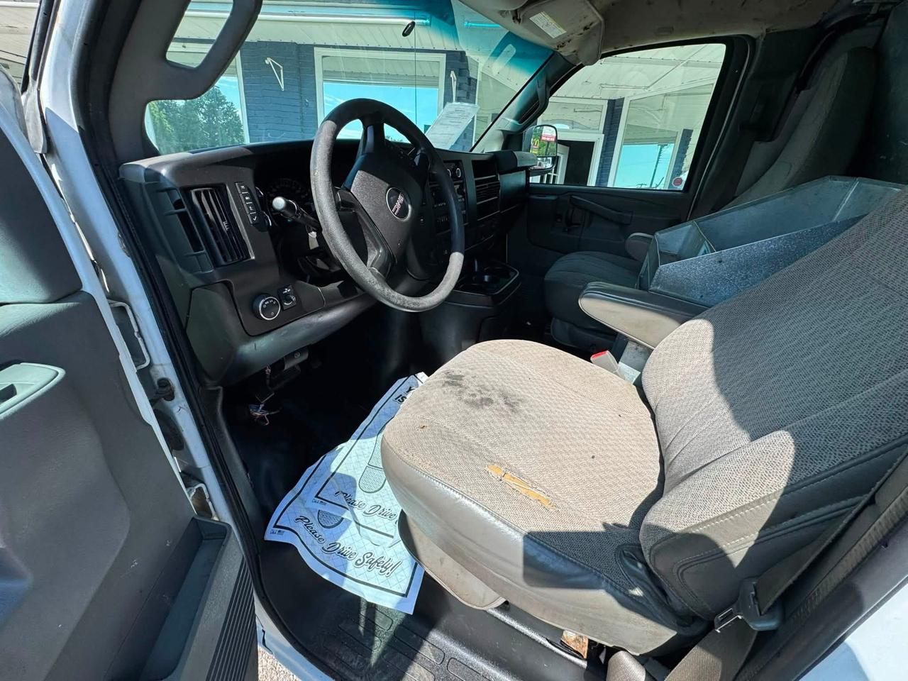 GMC Savana G3500 Cargo 2016