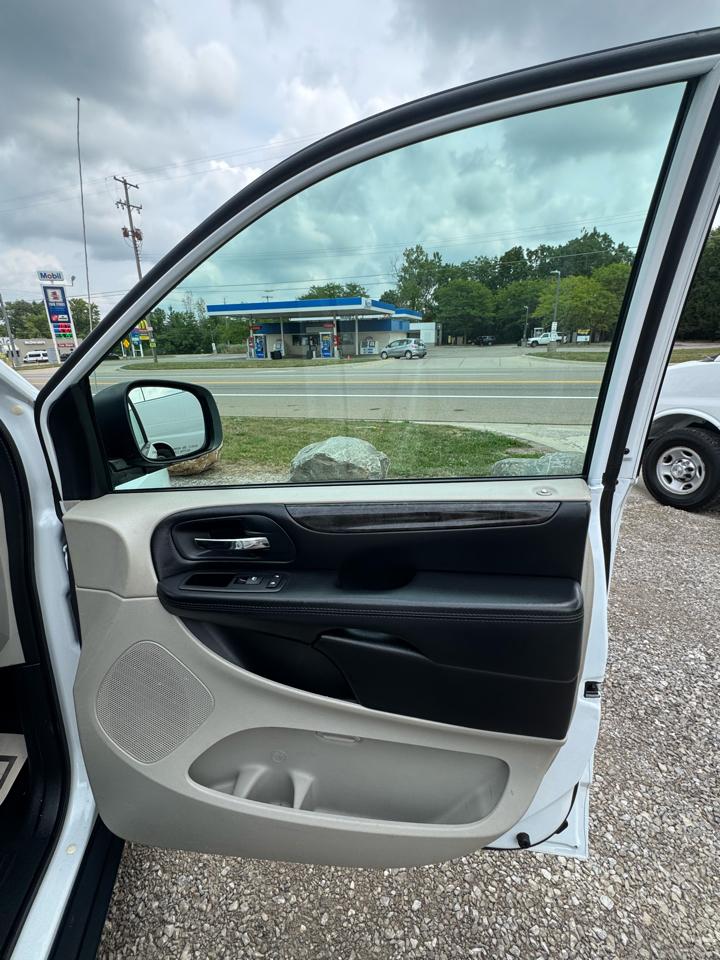 RAM Cargo Van Base 2014