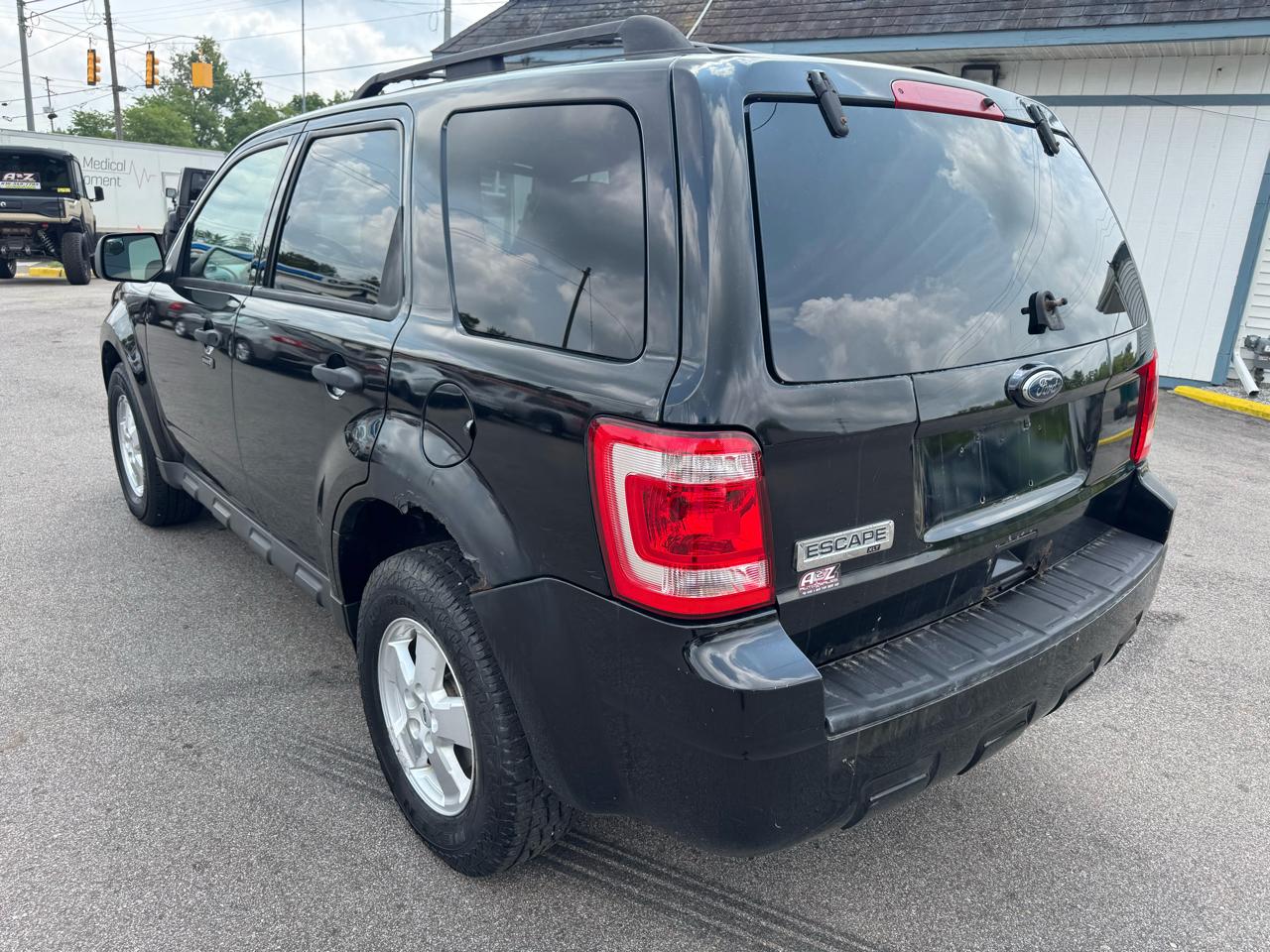 Ford Escape XLT FWD 2010