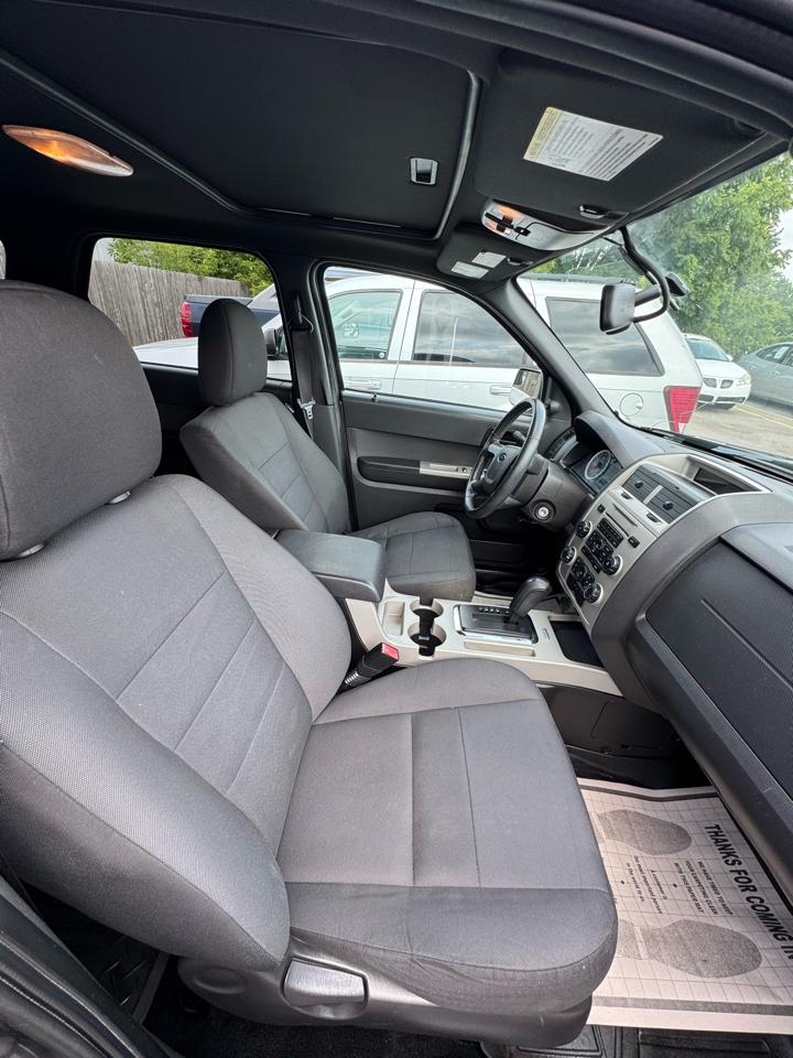 Ford Escape XLT 4WD 2012