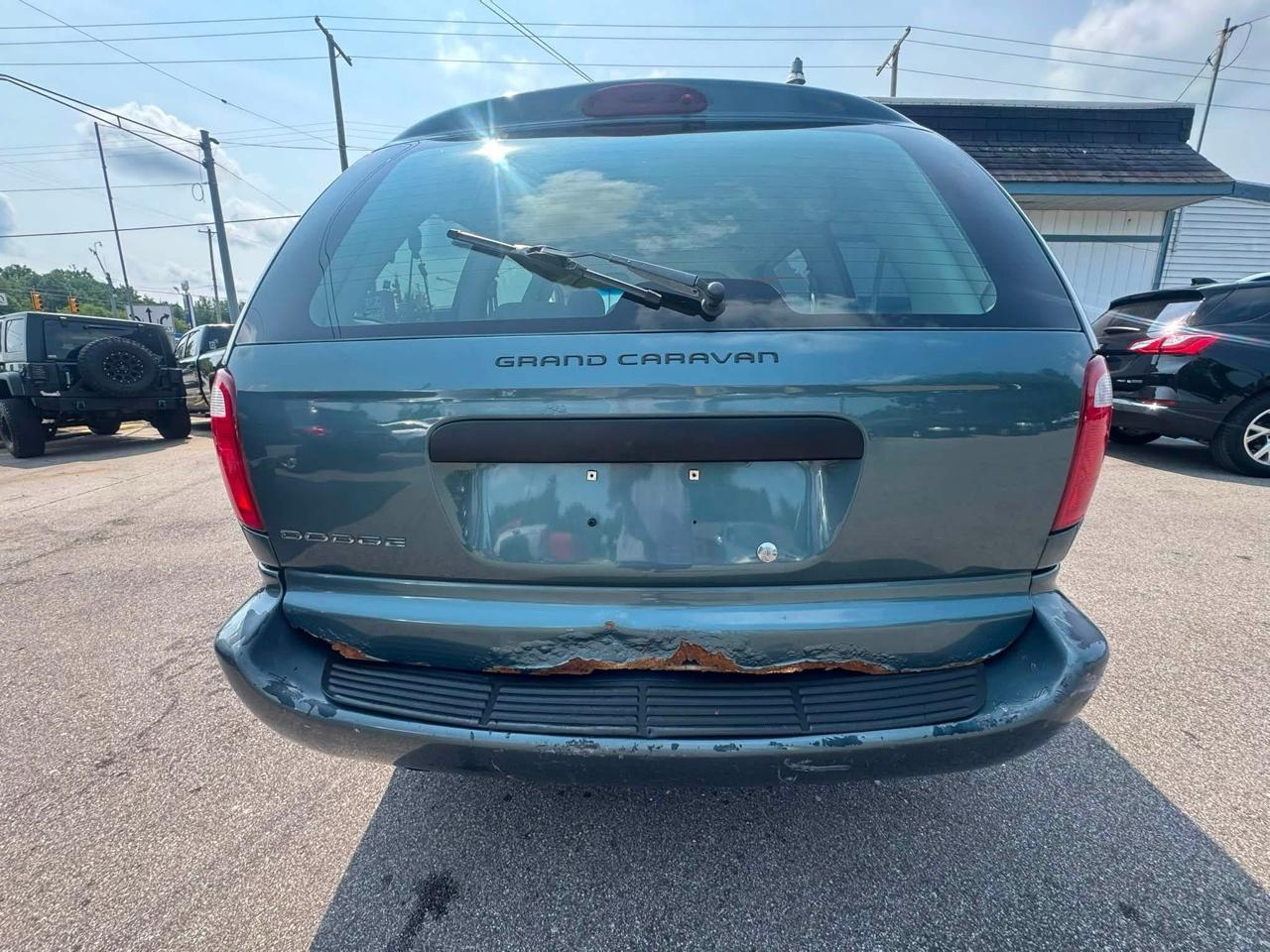 Dodge Grand Caravan SE 2005
