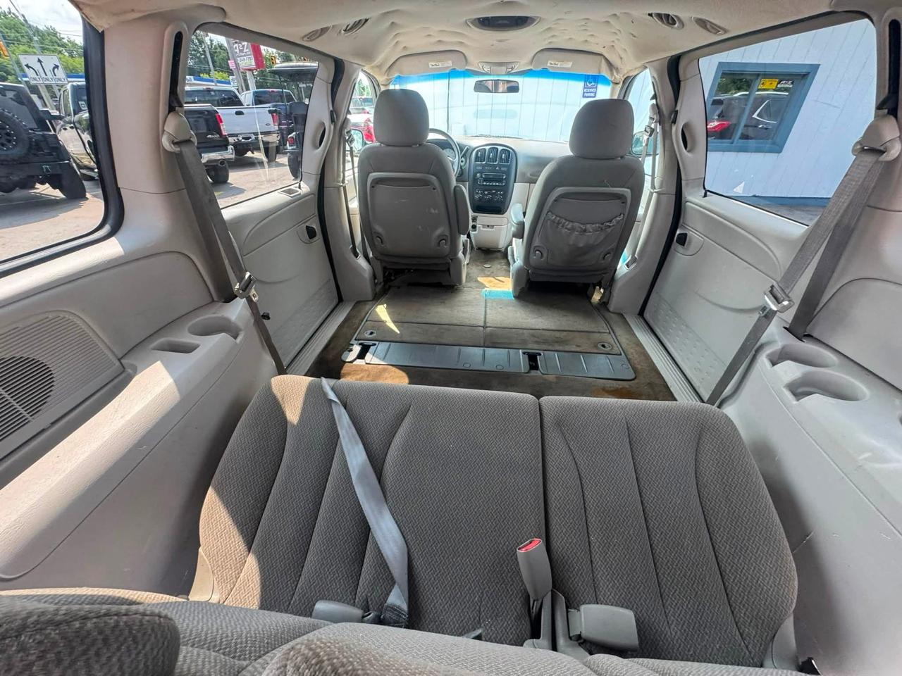 Dodge Grand Caravan SE 2005