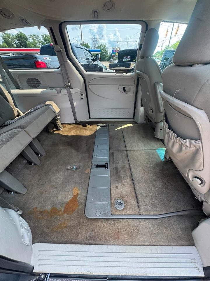 Dodge Grand Caravan SE 2005