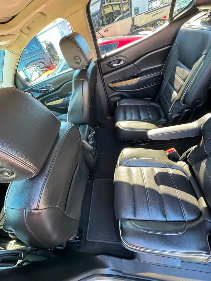 GMC Acadia Denali AWD 2017