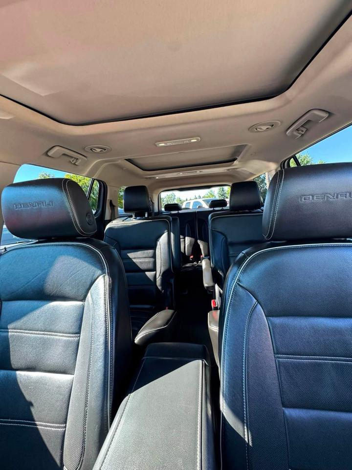 GMC Acadia Denali AWD 2017