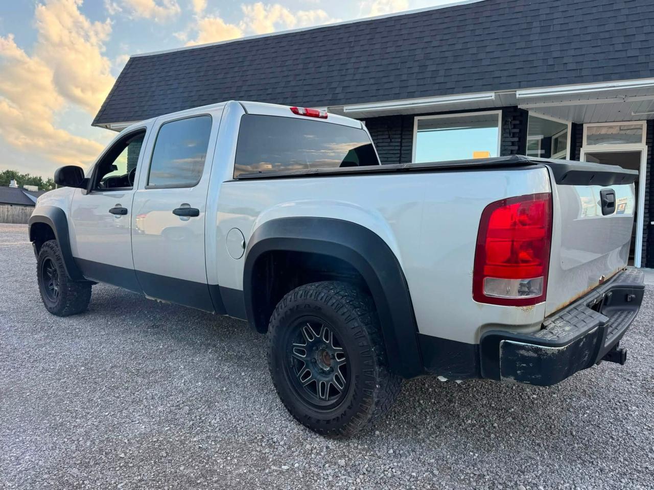 GMC Sierra 1500 SL Crew Cab 4WD 2011