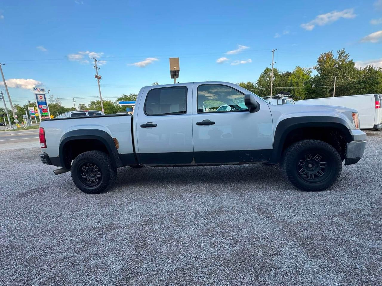 GMC Sierra 1500 SL Crew Cab 4WD 2011