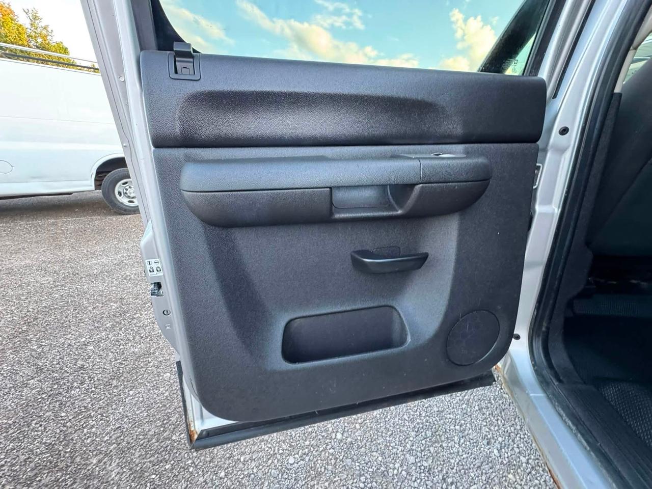 GMC Sierra 1500 SL Crew Cab 4WD 2011