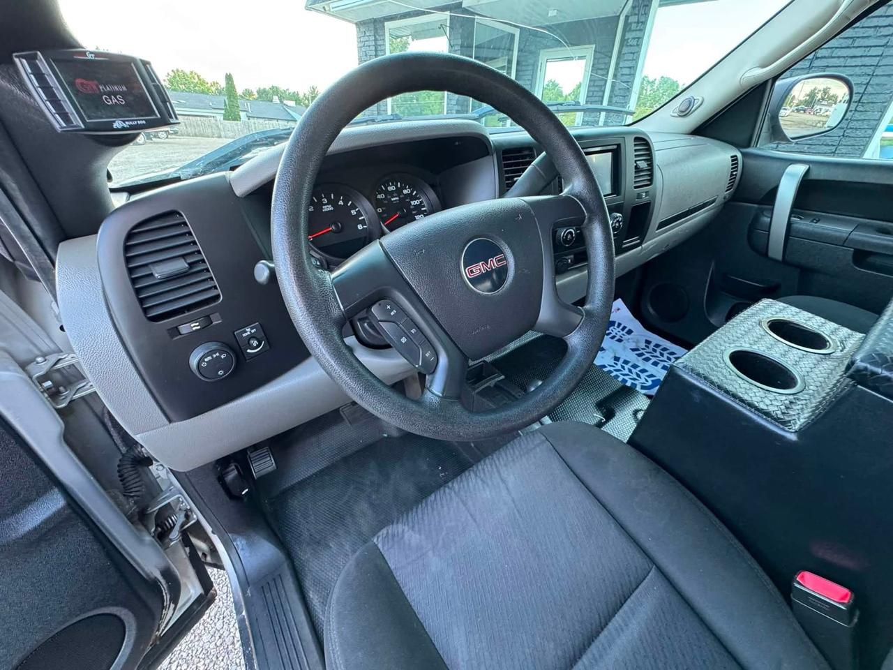 GMC Sierra 1500 SL Crew Cab 4WD 2011