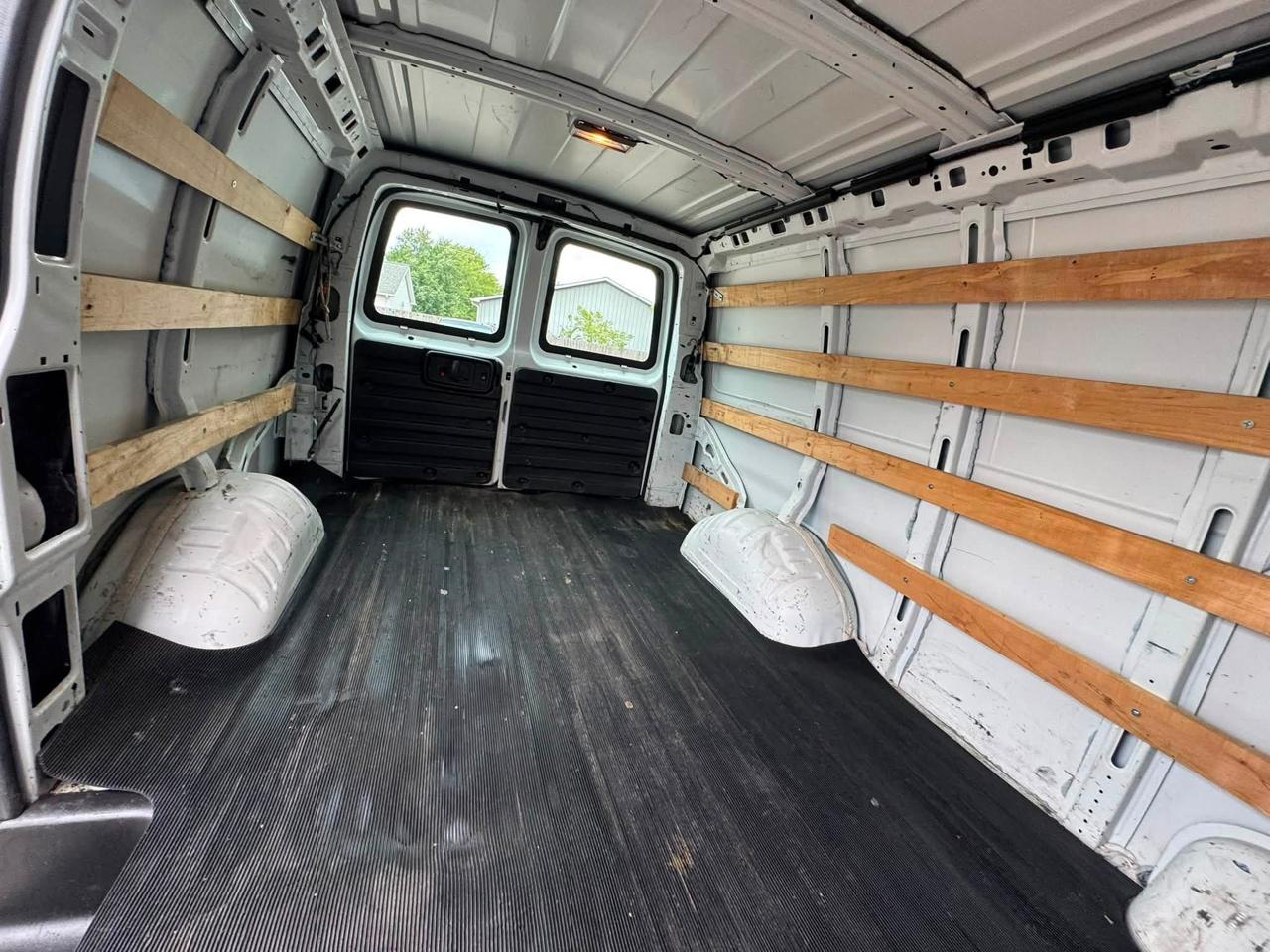 GMC Savana G2500 Cargo 2014